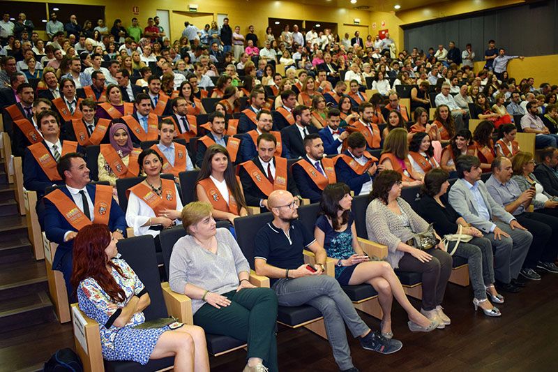 La UCLM forma a una nueva promoción de ingenieros agrónomos y la primera de Montes 3 La UCLM forma a una nueva promoción de ingenieros agrónomos y la primera de Montes