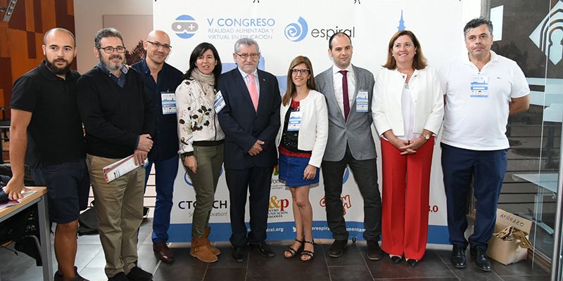 Felpeto invita a las asociaciones de profesores a aportar sus propuestas para poner al día del uso de las TIC en los centros y la formación de los docentes