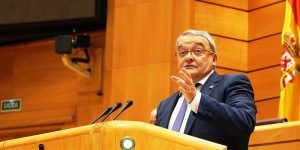 juan-antonio-de-las-heras-durante-su-intervencion-en-el-pleno-del-senado