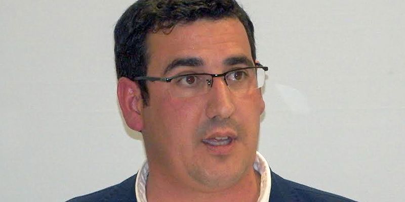 El vicepresidente de la FEMP-CLM asegura que con Page se han multiplicado por tres las listas de espera