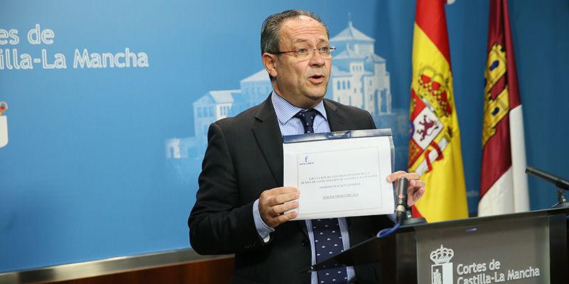 Ruiz Molina asegura que el nivel de ejecución de gastos e ingresos del presupuesto regional este año es mayor que el de los dos ejercicios anteriores