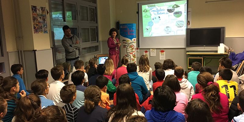 Más de 1.500 alumnos de Primaria han visitado en octubre la exposición “MAS conectados a Beleña”