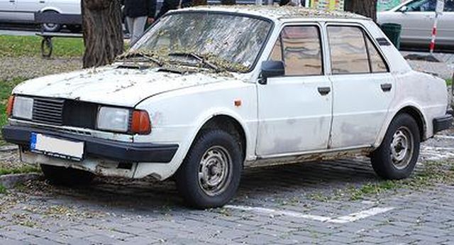 El PIVE no sirve: el parque automovilístico continúa envejeciendo mucho 1 coche viejo
