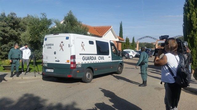 El hermano del padre de la familia asesinada en Pioz, a Nogueira: «¿Por qué has hecho esto?»