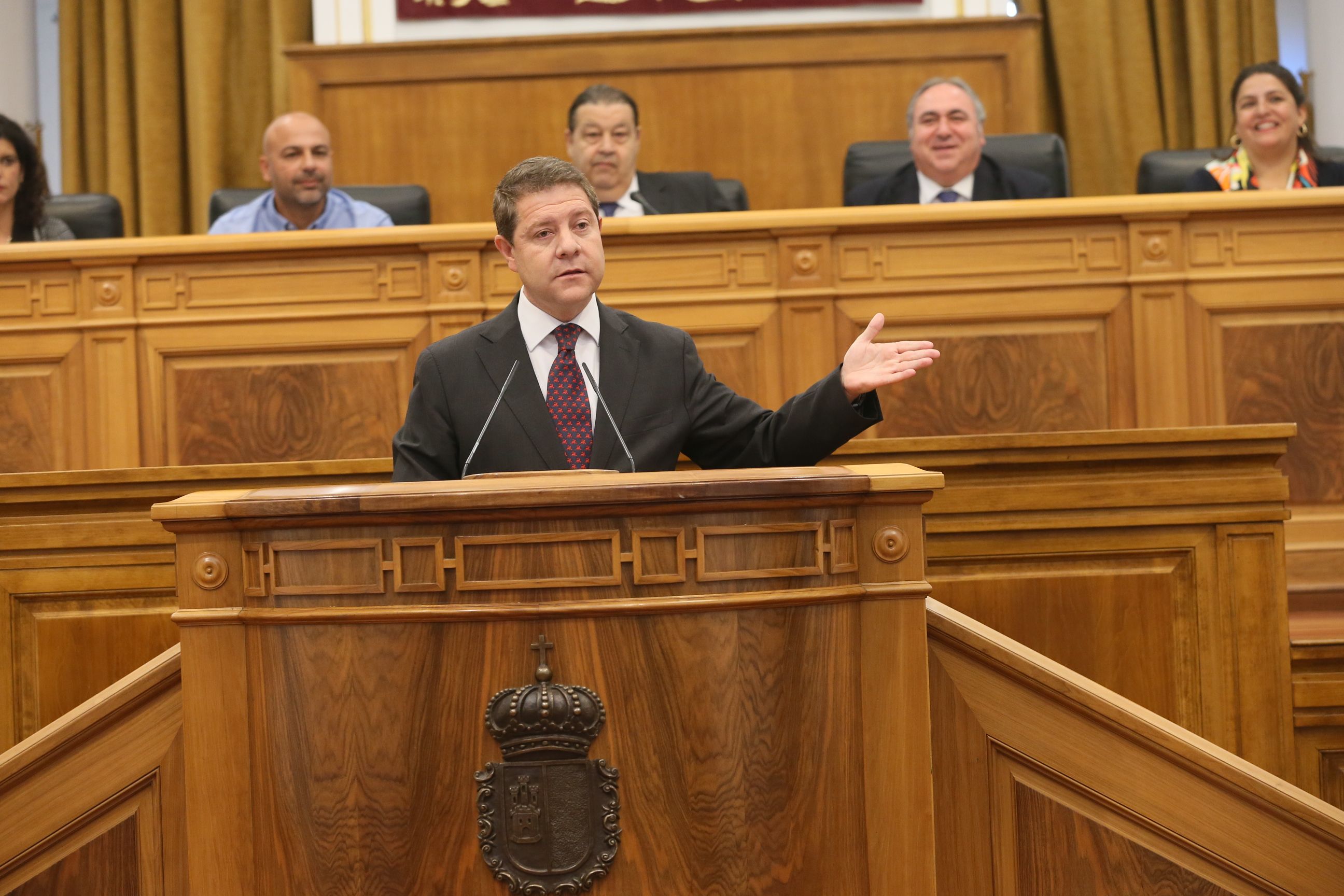 Page: “La diferencia entre ustedes y yo es que ustedes anunciaban recortes y yo anuncio soluciones”