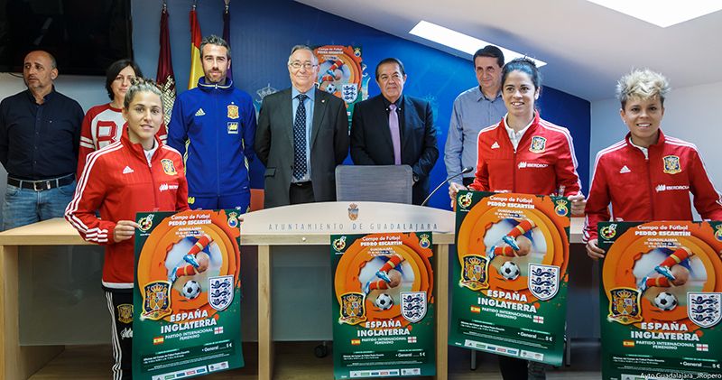 La Selección Española Absoluta de Fútbol Femenino se enfrenta a  la potente Inglaterra, hoy, en el Pedro Escartín