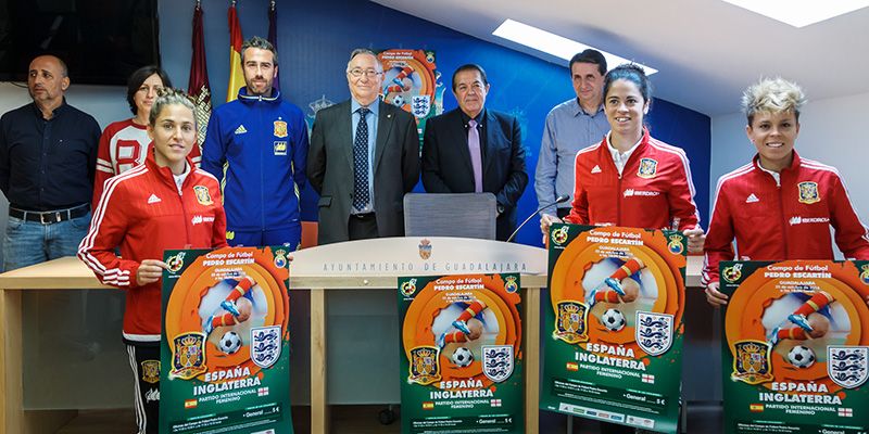 La Selección Española Absoluta   de Fútbol Femenino se enfrenta a  la potente Inglaterra, el próximo martes, en el Pedro Escartín