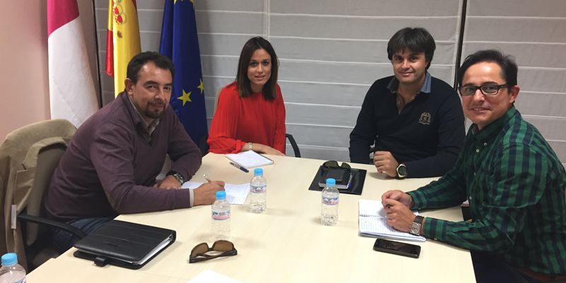 El Gobierno regional acuerda la creación de una mesa técnica para abordar asuntos relacionados con el ecoturismo y el turismo activo