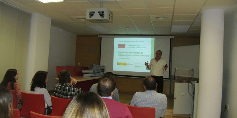 La Escuela de Caminos de la UCLM continúa formando en la gestión de residuos radioactivos
