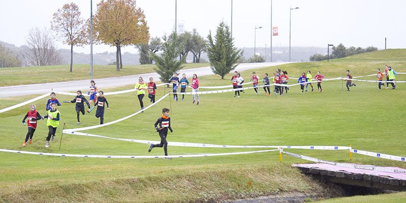 Un total de 350 corredores se dan cita en el Golf Club de Villar de Olalla en el Campeonato Provincial de Deporte Escolar