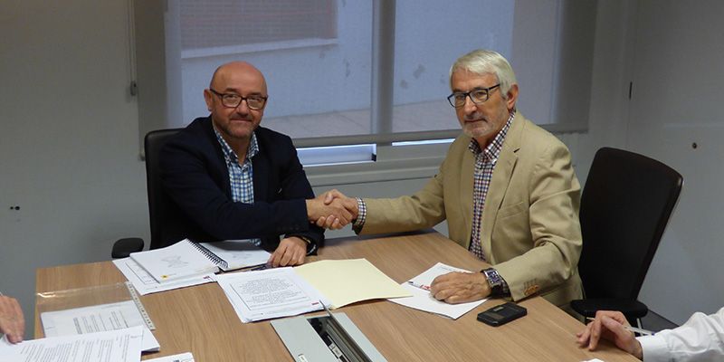 La Junta y Cruz Roja firman un protocolo para la asistencia psicosocial a víctimas de emergencias