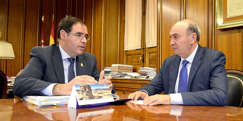 Latre y Prieto solicitarán una reunión con la Junta en busca de una pronta solución al arreglo de caminos rurales