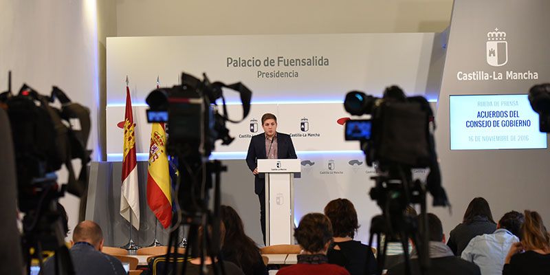 La segunda convocatoria del Plan Extraordinario por el Empleo permitirá la contratación de 1.444 personas en 483 ayuntamientos de la región