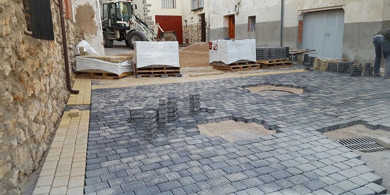 El Ayuntamiento de Pareja adoquina las calles de San Juan, del Coso y la Travesía del Coso