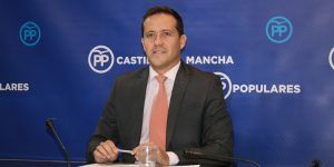 carlos-velazquez-en-rueda-de-prensa-091116