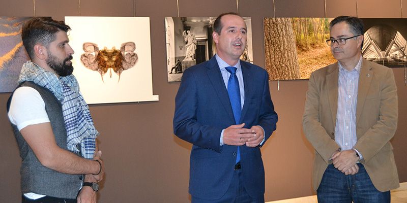 ‘Gran Formato’ ya recoge en la Delegación de la Junta una veintena de obras realizadas por miembros de la Agrupación Fotográfica de Guadalajara