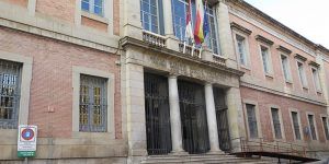 Castilla-La Mancha reduce su déficit en 106 millones en un año y sigue cumpliendo con el objetivo para 2016