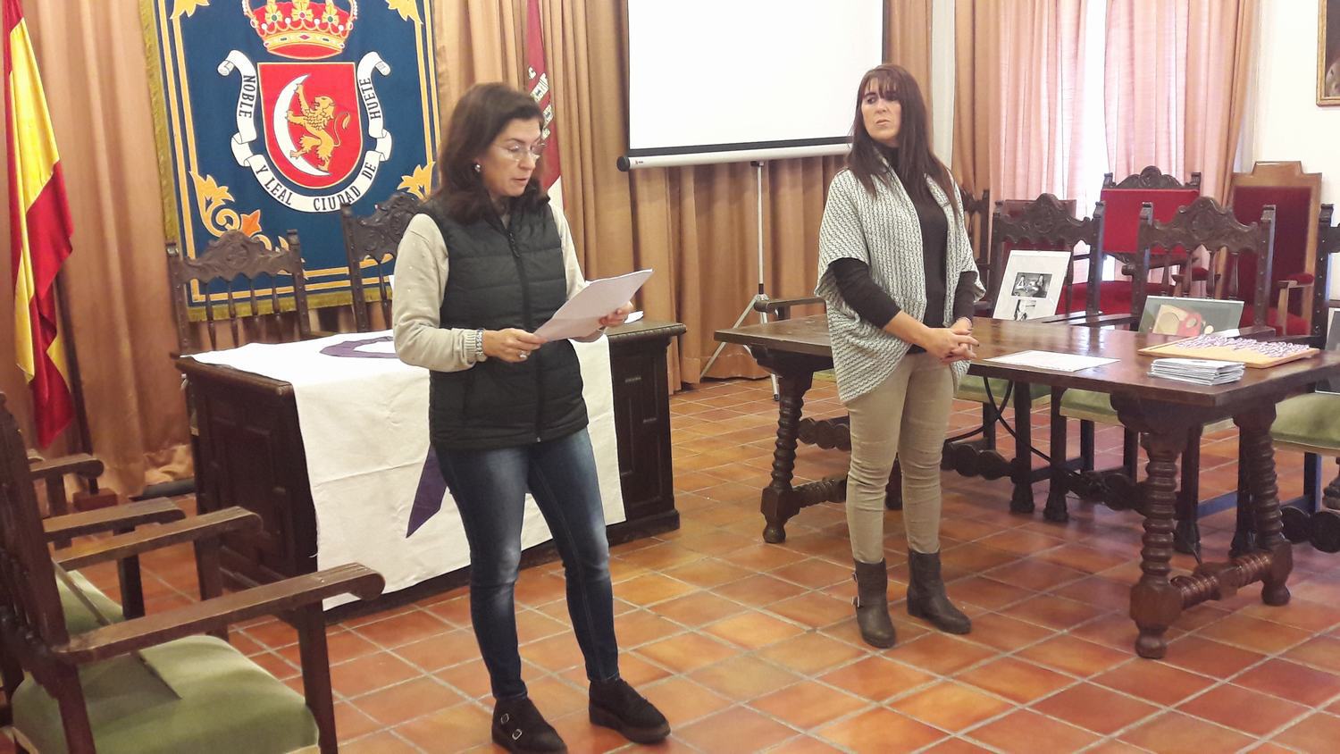 No a la violencia de género en el Ayuntamiento y en el Instituto de Huete