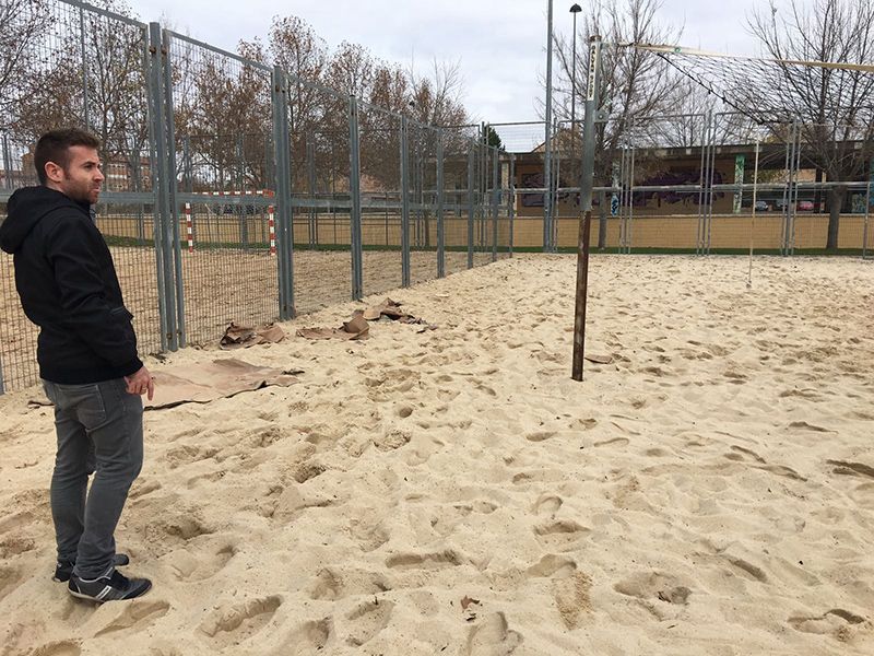 C’s Guadalajara reclama la aplicación efectiva del plan de mantenimiento de instalaciones deportivas 1 09.12.2016 Angel Bachiller visita las pistas de Voley playa en La Chopera