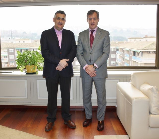 Caja Rural CLM recibe la visita del presidente del Consejo de Colegios de Enfermería de CLM