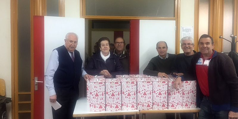 La Asociación de Pensionistas por Enfermedad e Invalidez de Guadalajara entrega 300 cestas navideñas a las familias necesitadas