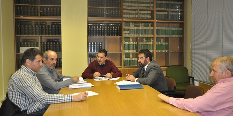 Las empresas de la madera de Cuenca y la Junta analizan las ayudas para el sector forestal