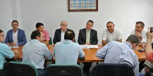 El Gobierno de Castilla La Mancha auxilia a los ganaderos del sector de la cunicultura y del vacuno de leche en crisis por los bajos precios