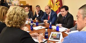 El vicepresidente del Gobierno de Castilla La Mancha José Luis Martínez Guijarro hace balance de la exposición La poética de la Libertad