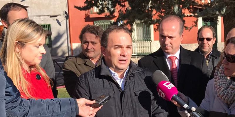 Carnicero aprovecha su encuentro con De la Cruz: le reclama el convenio del Fuerte, un consorcio regional de transporte…