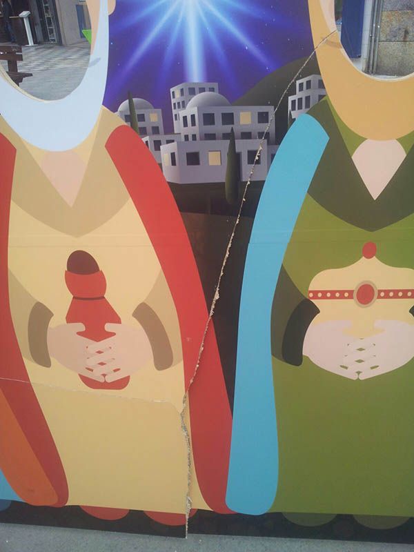 El photocall navideño de CEOE-Cepyme Cuenca sufre actos vandálicos