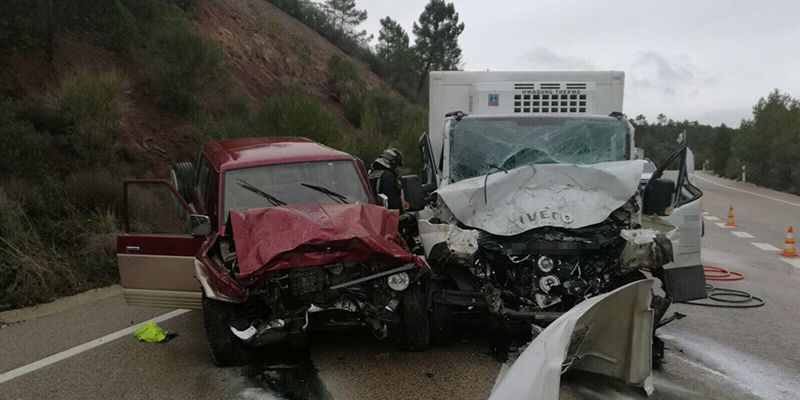 Fallece  un vecino de Cuenca al chocar su camión contra un todoterreno en la N-420