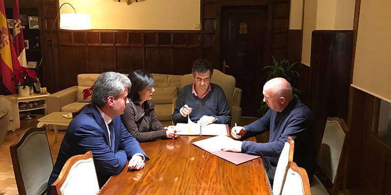 Estas Navidades habrá otra vez en Guadalajara cheques regalo gracias al acuerdo entre el Ayuntamiento y las federaciones de comercio