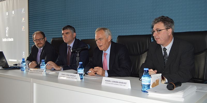 La Junta organiza unas jornadas para informar a alcaldes y concejales de Cuenca sobre la implantación de la administración electrónica