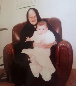 Hemeroteca de El Liberal de Castilla. El Belén Viviente de Vega del Codorno cumple 52 años 3 LA TÍA ANTONIA