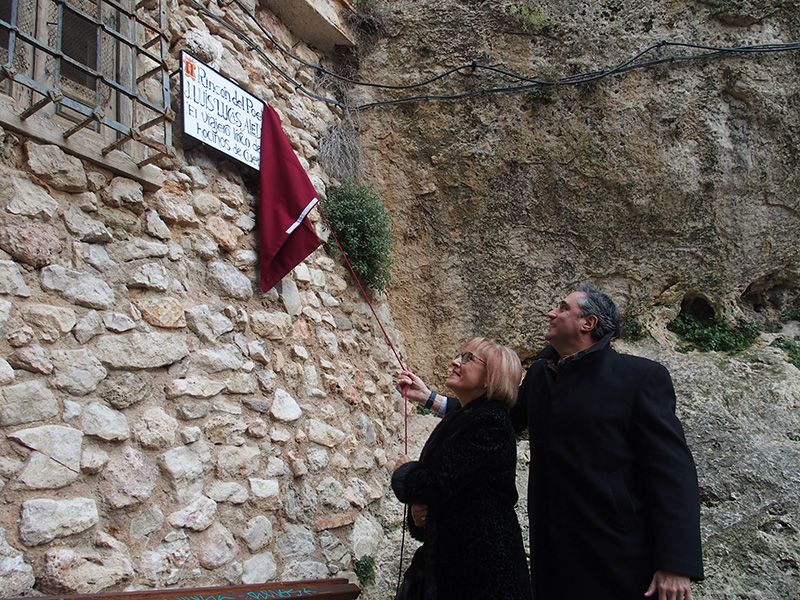 Cuenca rinde homenaje al poeta Lucas Aledón y le dedica un espacio que lleva su nombre