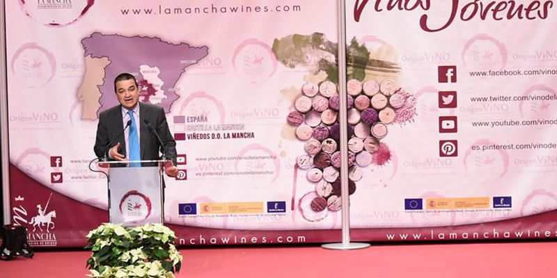 La Junta efectúa el ingreso de cerca de 13 millones de euros a 1.368 agricultores por la reestructuración de su viñedo