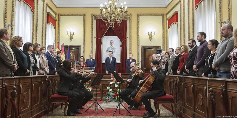 Román: “La Constitución se escribió con un lenguaje moderado, de concordia y conciliación. Sigamos escribiendo con él la historia de España”