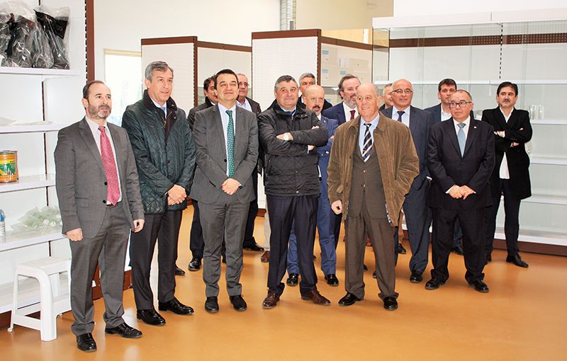 Caja Rural Castilla-La Mancha, comprometida con las cooperativas en la fiesta de San Antón de AVICON