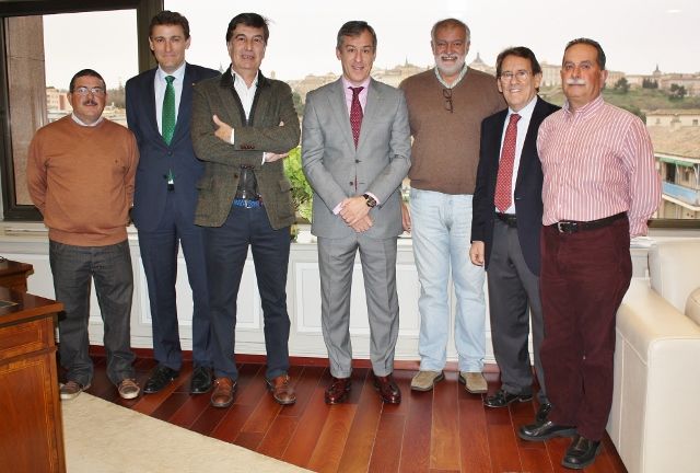 Caja Rural Castilla-La Mancha recibe al presidente de la D.O. Méntrida