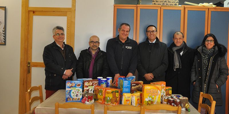 CEOE-Cepyme Cuenca y la Asociación de Comercio entregan al Cristo del Amparo la recaudación de la chocolatada