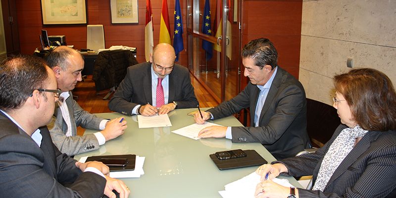 Junta y Mercadona firman un acuerdo de colaboración para la rápida comunicación de alertas sanitarias