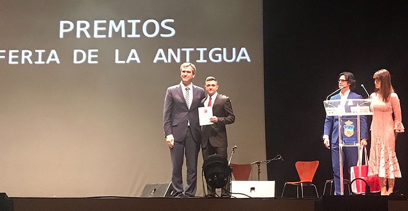Román entrega los premios al ganador del Concurso de Recortadores y a los pastores de los encierros de la Feria de la Antigua