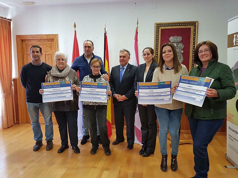 Globalcaja entrega a las asociaciones sociosanitarias la recuadación del concierto solidario de Tarancón