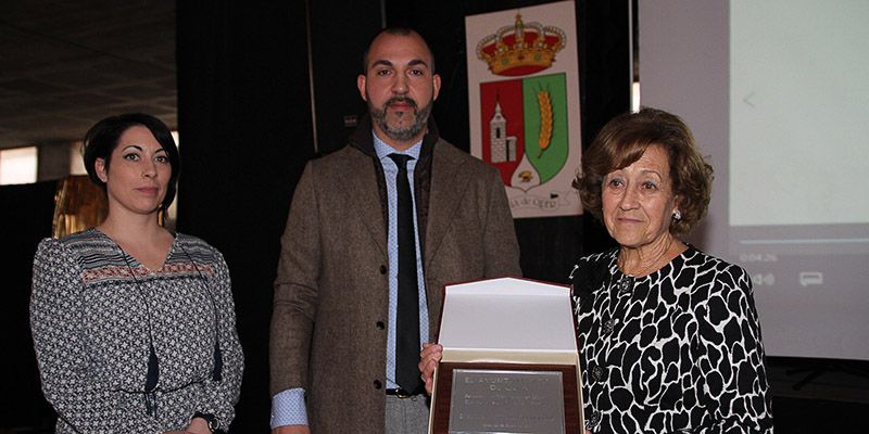 Juana Caballero homenajeada por su trayectoria vital en Quer