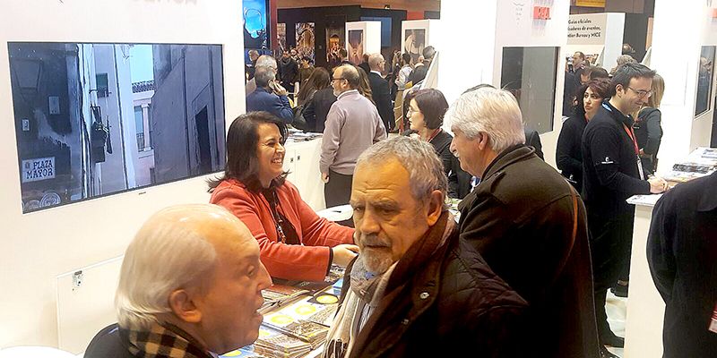 Gran interés de los profesionales del turismo por el stand de Cuenca en Fitur 2017 durante la jornada inaugural