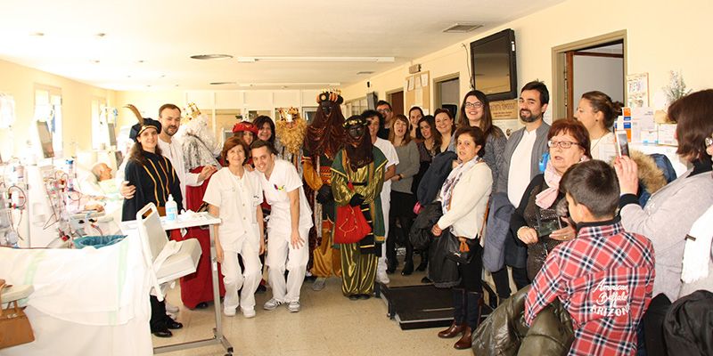 El Hospital Virgen de la Luz de Cuenca recibe la visita de los Reyes Magos