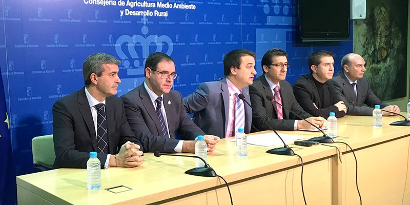 Prieto echa de menos que la Junta aporte más fondos propios al Plan de Caminos Rurales y se limite a cerca del 9%