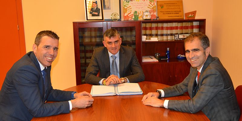 Godoy da la bienvenida a Cuenca a Carrefour