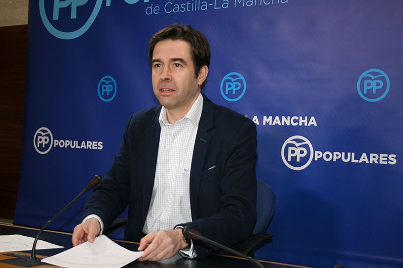 Robisco: “La subida de impuestos de Page hace que el paro baje en Castilla-La Mancha menos que en la Comunidad de Madrid”
