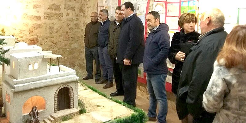 Prieto remarca en Mota del Cuervo la importancia de preservar y difundir la tradición belenista en nuestros pueblos